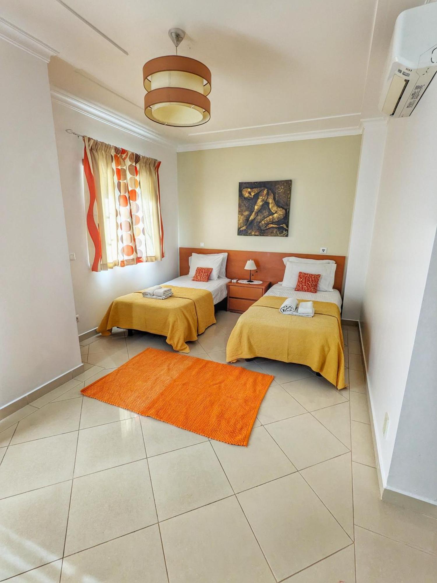 Farm Village- Townhouse 2 Mins From Old Town Albufeira Ngoại thất bức ảnh