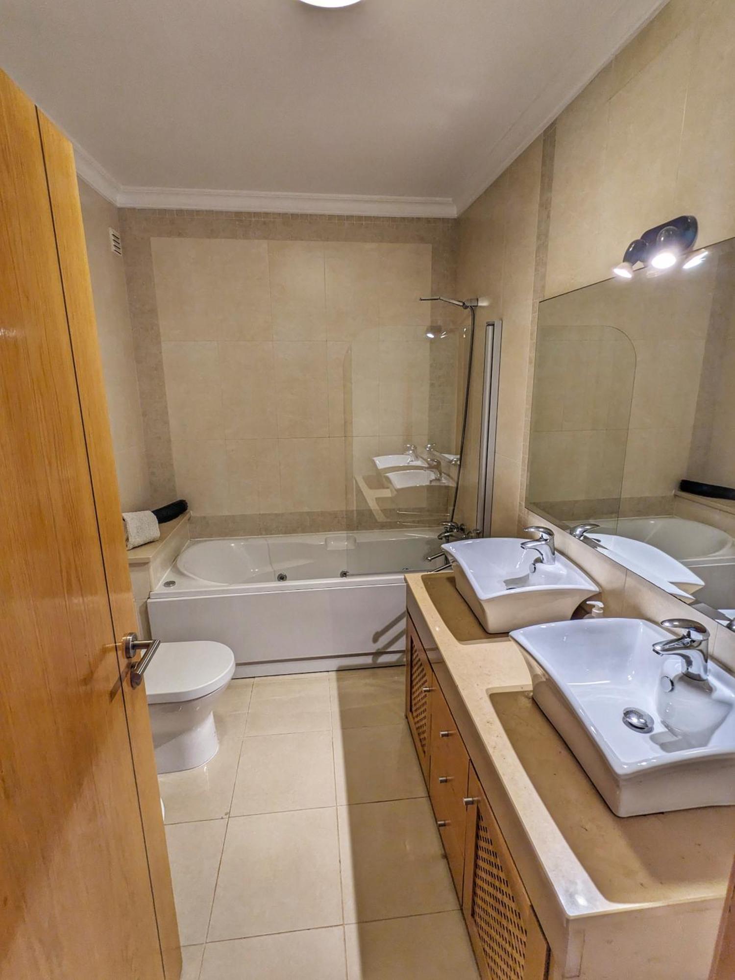 Farm Village- Townhouse 2 Mins From Old Town Albufeira Ngoại thất bức ảnh